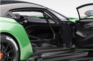 ASTON MARTIN VULCAN 2015 (APPLE TREE GREEN METALLIC) (COMPOSITE MODEL/FULL OPENINGS) AUTOart 1:18